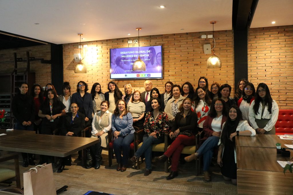 MUJER EN CIENCIA 2025 3